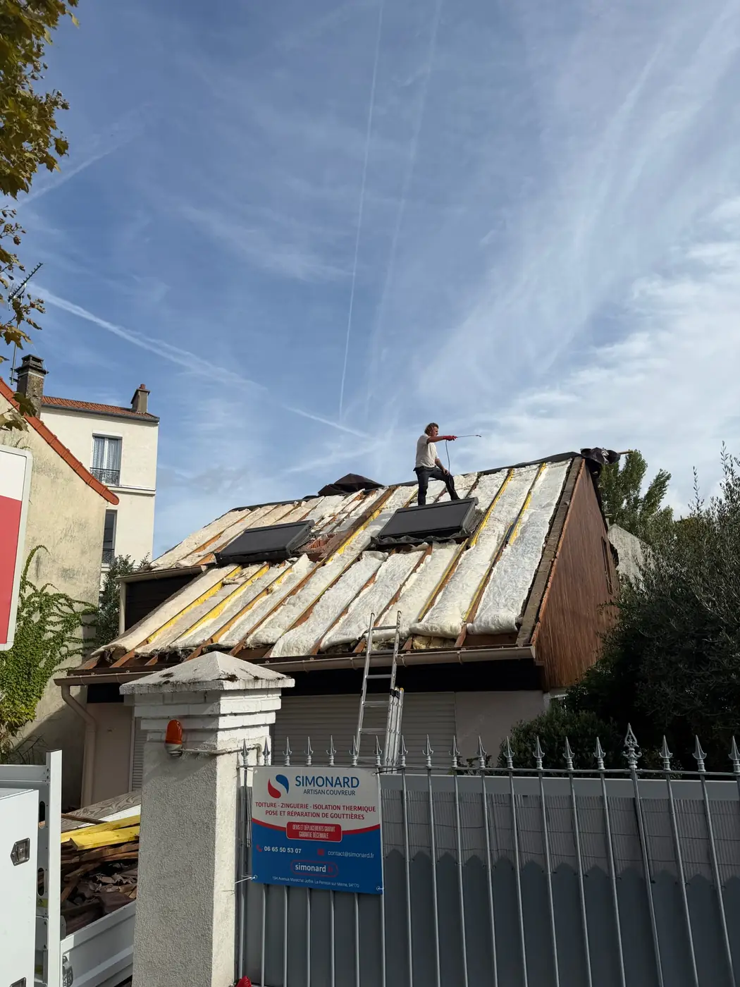 Charpente à nu traitée chevron par chevron au Perreux-sur-Marne — M. Simonard, couvreur dans le Val-de-Marne
