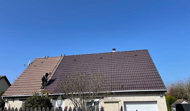 Démoussage de toiture à Joinville-le-Pont vue sur une toiture