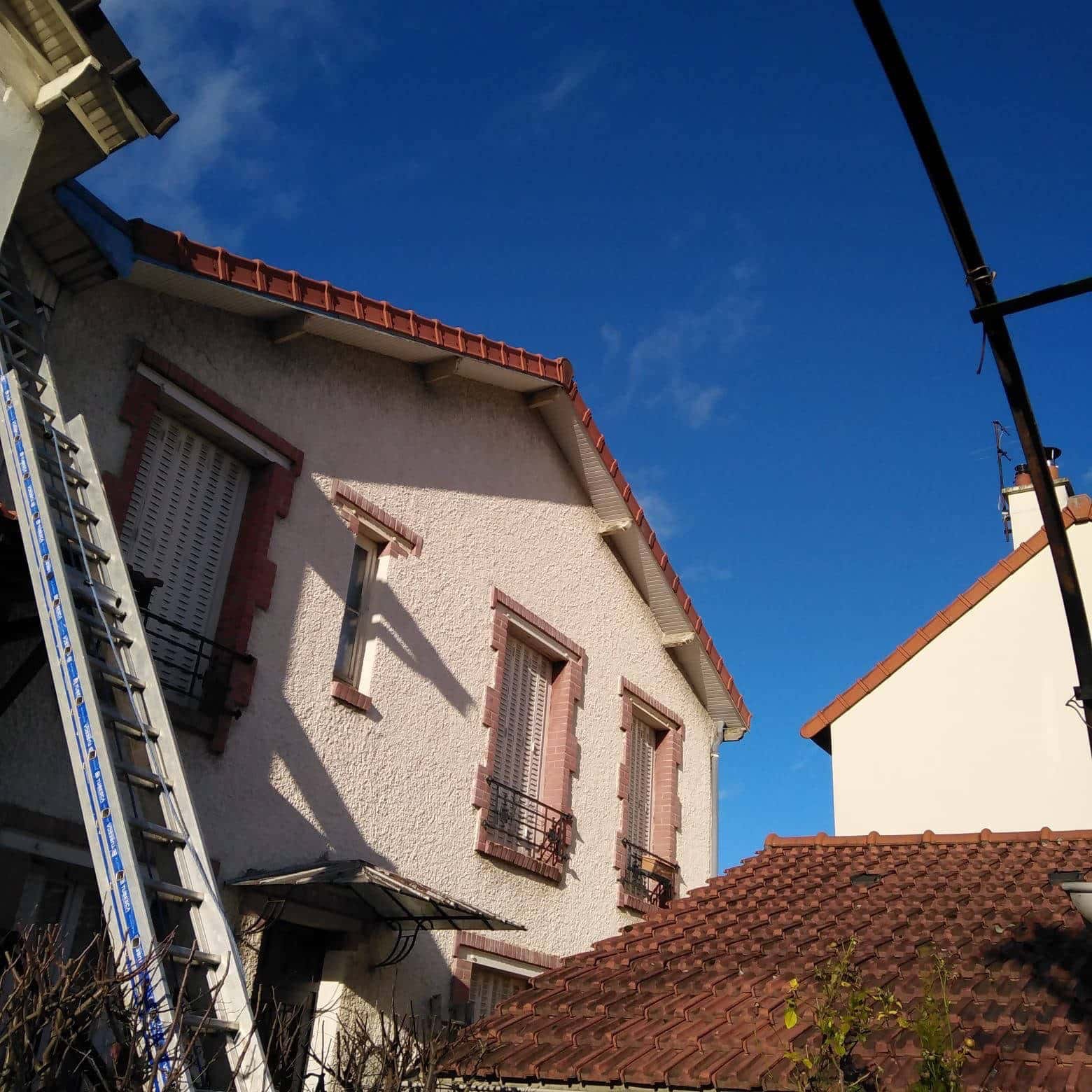Réparation de toiture 94 avec M. Simonard vue sur une toiture
